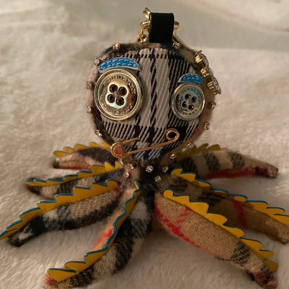 Meet your Posher, Susan - Picture 5 of 5